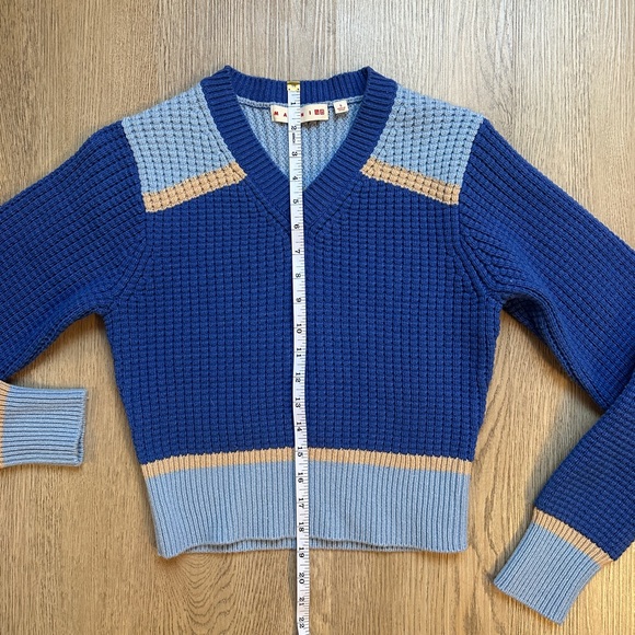 Marni x Uniqlo Popcorn Knit V-neck Sweater - Picture 7 of 8